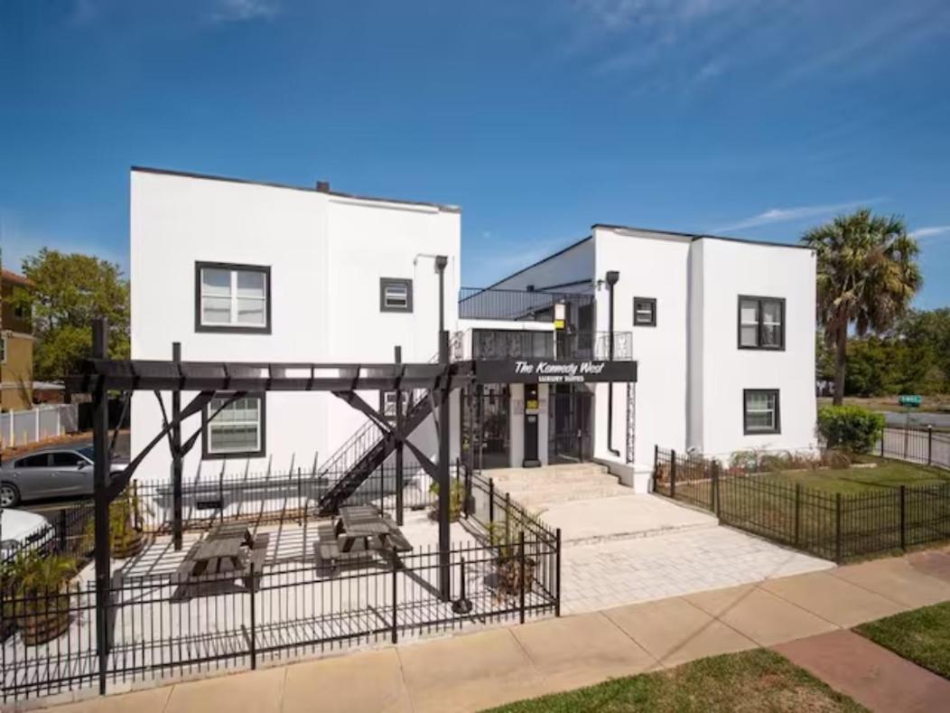 Modern Westshore タンパ エクステリア 写真